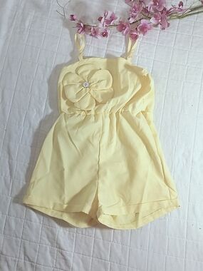 SHEIN Pale Yellow Flower-Accent Girls Romper
